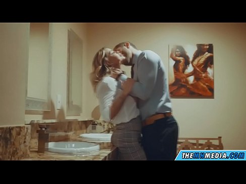 ❤️ جڏهن هڪ busty سنهري اوھان کي هڪ عوامي آرام روم ۾ seduces فحش تي٪ sd.hentaivost.ru٪